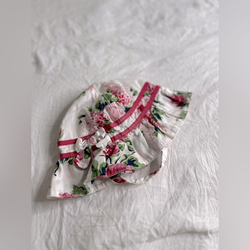 Baby Gap sun hat size3 -6 months